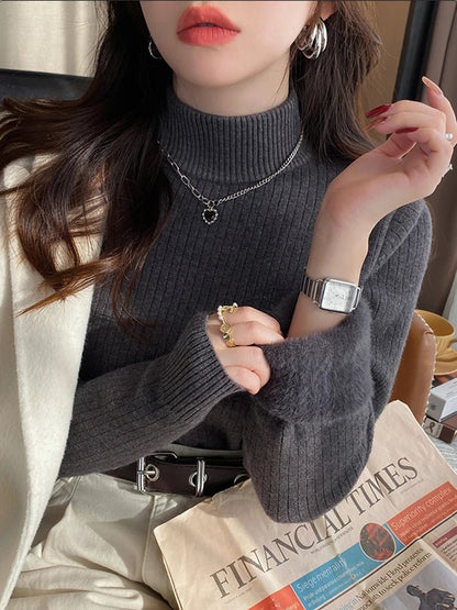 Velvet Glow Turtleneck - Mapel