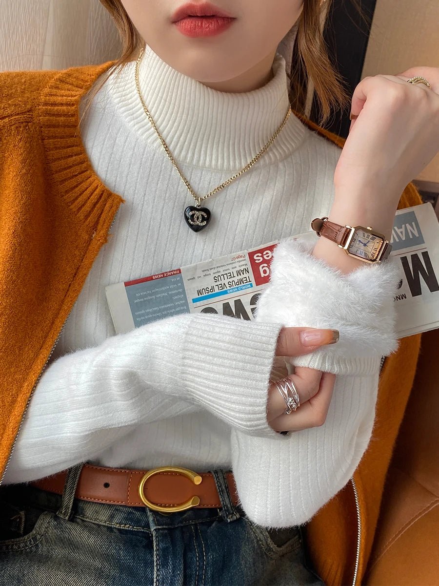 Velvet Glow Turtleneck - Mapel